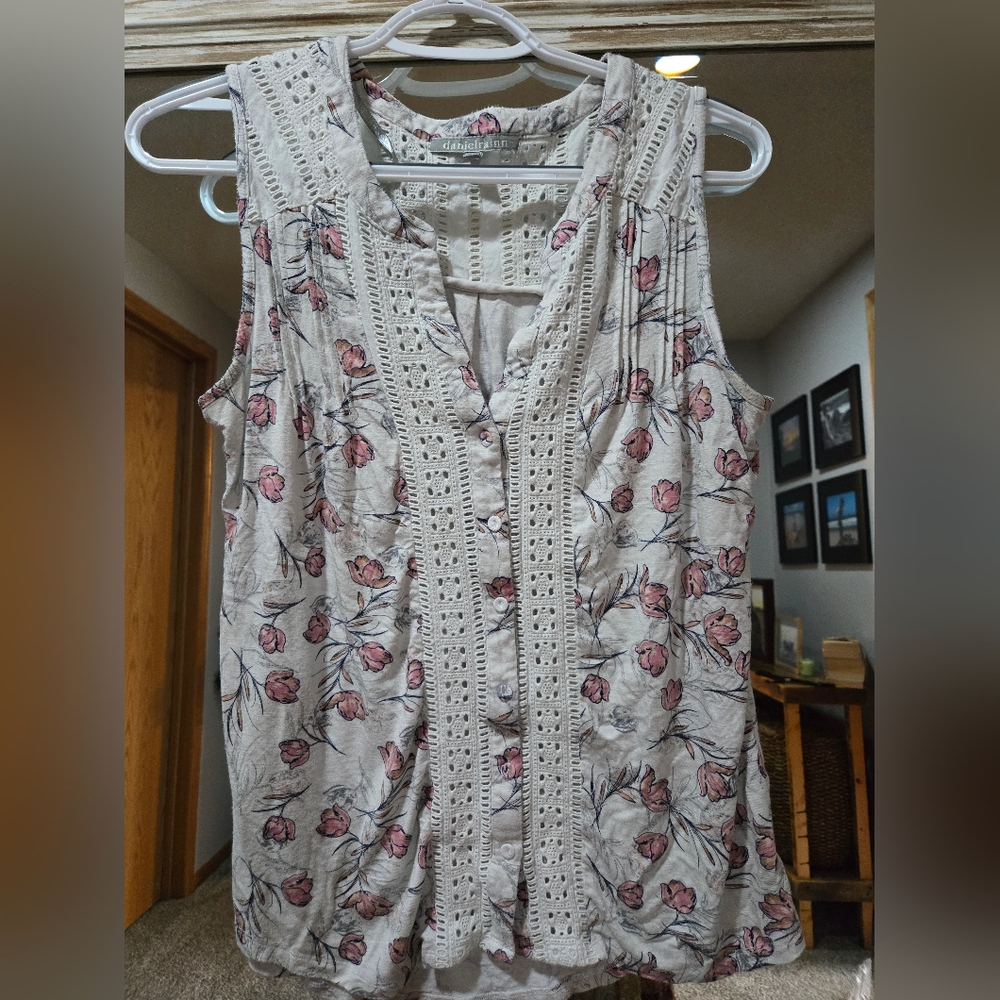 Daniel Rainn Floral Lace Blouse - Pink and Cream - Picture 3 of 5